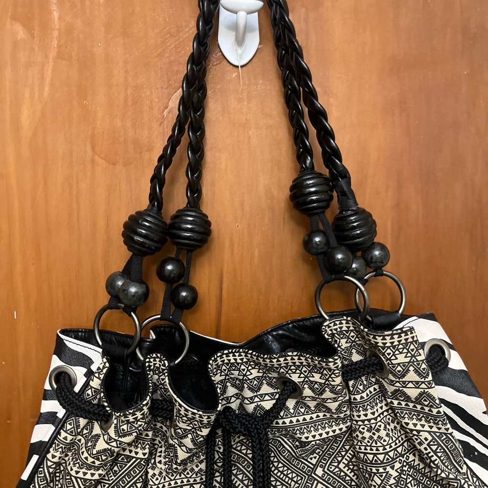 Bueno Purse Zebra Print Black and White - Picture 4 of 10